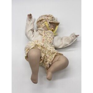 Vtg Ashton Drake Porcelain Doll 1990 Yolanda Bello “Lisa” Picture Perfect Bab